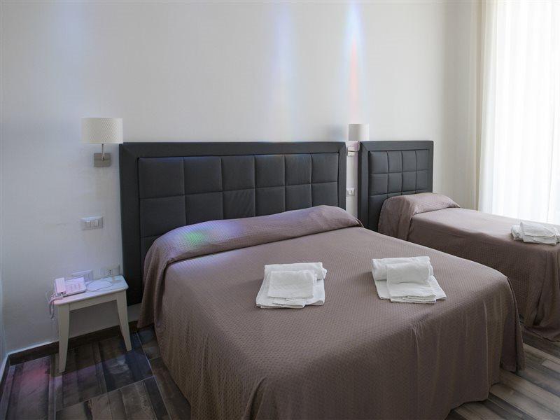 Napoli Garibaldi Square Bed and Breakfast Εξωτερικό φωτογραφία