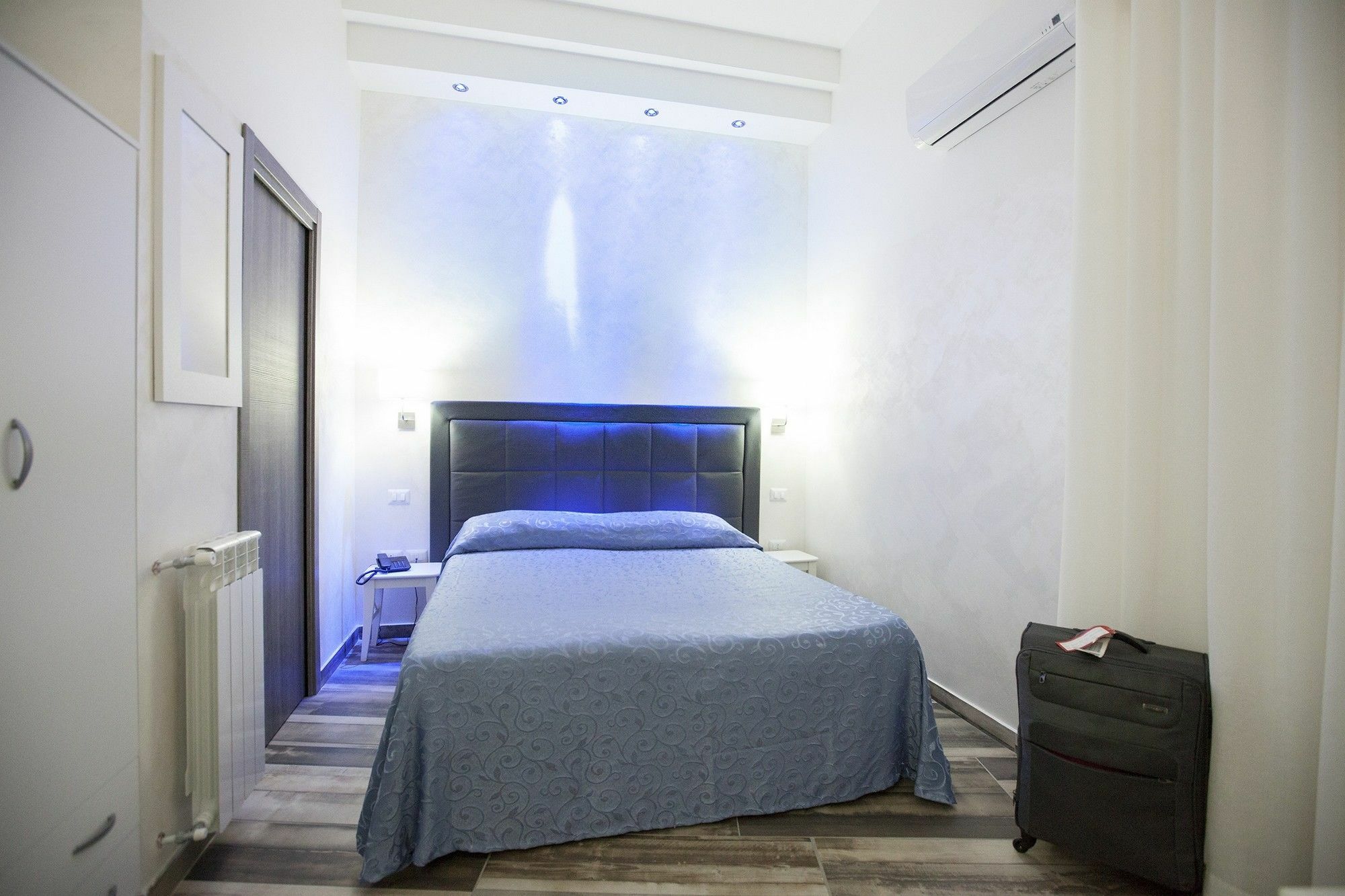 Napoli Garibaldi Square Bed and Breakfast Εξωτερικό φωτογραφία